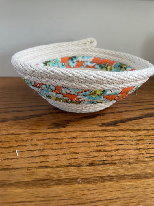 Set of 1 medium sized bowl with fabric